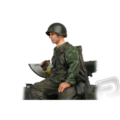 1/16 figurka kapitána US pěchoty