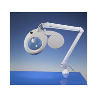 A Lightcraft Slim Line LED-es asztali lámpa nagyítóval és csuklós, stabil karokkal segít a részletmunkában, amikor szabad kezekre van szükséged. A lámpa 13 W teljesítményű, 48 LED-del rendelkezik, 6300K színhőmérséklettel. Kiváló minőségű 125 mm-es üveglencse, 3 dioptriával, ideális modellépítéshez, kézművességhez stb. Egy bilinccsel rögzíthető az asztalhoz.