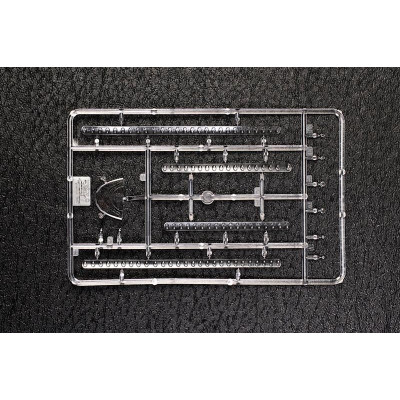 Model Kit letadlo 7013 - Ilyushin IL-62M (1:144)
