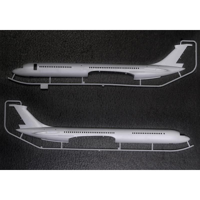 Model Kit letadlo 7013 - Ilyushin IL-62M (1:144)