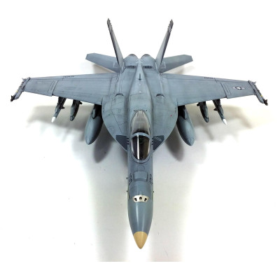 Model Kit letadlo 12547 - USN F/A-18E VFA-143 "PUKIN DOGS" (1:72)