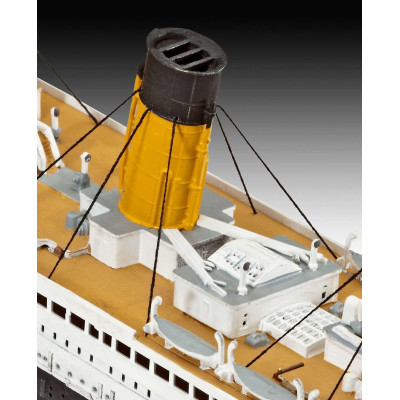 Plastic ModelKit loď 05210 - R.M.S. TITANIC (1:700)