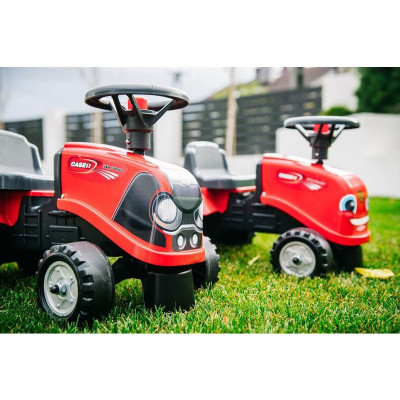 FALK - Dětské odrážedlo Baby Case IH s vlečkou, lopatkou a hrabičkami