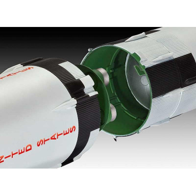 Plastic ModelKit vesmír 04909 - Saturn V (1:144)