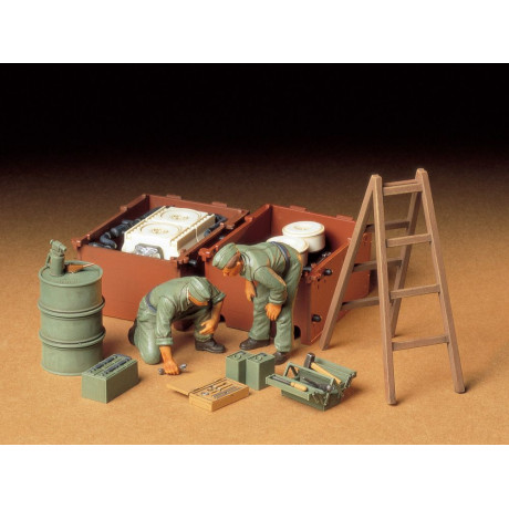 Tamiya German Tank Engine Maintenance Crew 1/35