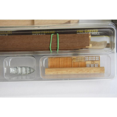 MINI MAMOLI Capitain Morgan 1:135 kit