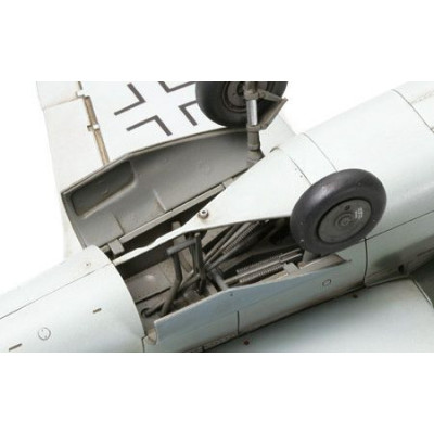 Tamiya 1:48 Ger. Heinkel He162A-2 Salamander