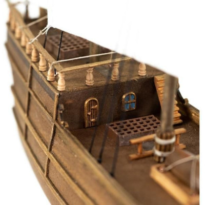 AMATI Nina 1:135 kit