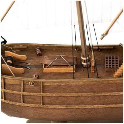 AMATI Nina 1:135 kit