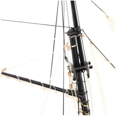 AMATI H.M.S. Hunter škuner 1:60 kit