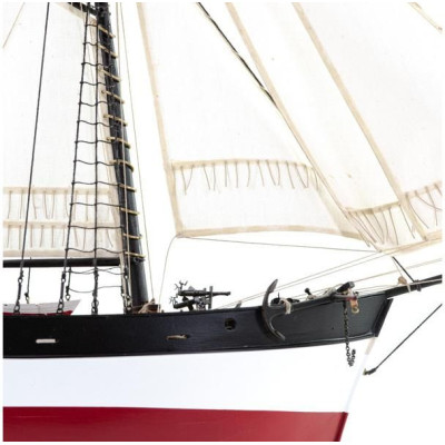 AMATI H.M.S. Hunter škuner 1:60 kit