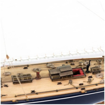AMATI Endeavour plachetnice 1934 1:35 kit