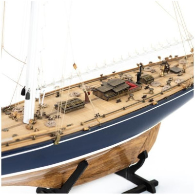 AMATI Endeavour plachetnice 1934 1:35 kit