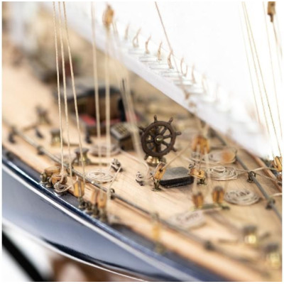 AMATI Endeavour plachetnice 1934 1:35 kit