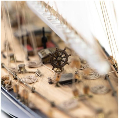 AMATI Endeavour plachetnice 1934 1:35 kit