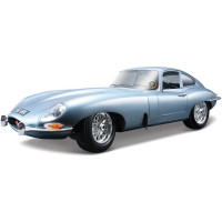 Fém autómodell 1:18 Bburago 18-12044 Jaguar E-type Coupe nem csak gyűjtőknek. Nyitható ajtókkal és motorháztetővel rendelkezik, a kormánykerék teljesen működőképes. A modell színe kék, mérete kb. 24 cm.