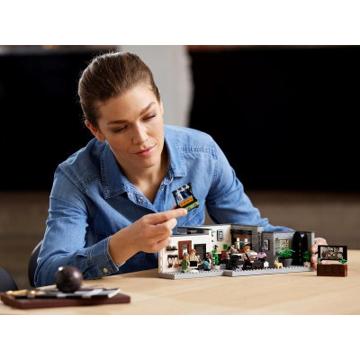 LEGO Icons - Queer tým - byt Úžo Pětky