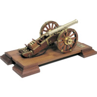 Metszetek az 1:17 méretarányú modellépítő készlethez. Napóleon gyalogságának egyik legfontosabb fegyvere, amely később más tábori ágyúk mintájává vált. Az ágyúval öntött ágyúgolyókkal, valamint tüzérségi lövedékekkel, repeszekkel vagy ecsetlövedékekkel lehetett tüzelni. 