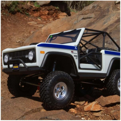 Axial SCX10 III Early Ford Bronco 4WD 1:10 bílý
