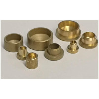 Ajánlott tartozékok a Mantua Model Electric 12V-os mini esztergagéphez: Centrálóhüvely-készlet.