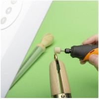 Lightcraft Compact LED 12W-os asztali lámpa fényerőszabályzóval, 72 SMD LED-del, amelyek 6000-7000K fényt termelnek. Asztalra való rögzítéshez szorítóval rendelkezik, stabil csuklós karral a pontos pozícionáláshoz elmozdulás nélkül, alacsony hőkibocsátással.