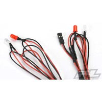 Pro-Line LED világítás univerzális RC modell autók Crawler (készlet), tartalmaz 2 fehér lámpát a fényszórókhoz és 2 piros lámpát a hátsó lámpákhoz, amelyeket közvetlenül a vevőegységbe csatlakoztat (5V-6V).