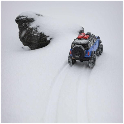 Axial SCX24 Ford Bronco 2021 1:24 4WD RTR modrý