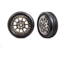 Komplett első kerekek 1:10-es autókhoz (Bandit). Fekete krómozott tárcsa. Bordázott gumiabroncsok.
