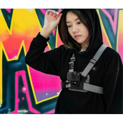 Nastavitelný hrudní popruh pro dvojitým fotoaparátem