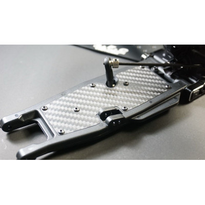 SWORKz uhlíková vzpěra spodní zadního ramena, 1,5mm, včetně šroubů, 2 ks