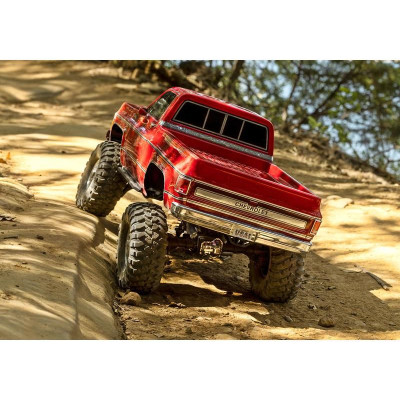 Traxxas TRX-4 Chevrolet K10 1979 TQi 1:10 RTR červený