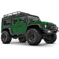 A Traxxas TRX-4M Land Rover Defender RC modellje 1:18 méretarányban, elképesztő sokoldalúsággal és képességekkel. Fém vázszerkezet 4 pontos felfüggesztéssel, olajos lengéscsillapítókkal, 45°-os kormányszöggel, licenszelt klipszes karosszériával és LED világítással a lökhárítóban. 2S LiPo akkumulátor és USB töltő.