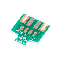 PCB forrasztólap a szervokábelek kényelmes forrasztásához az MPX 6pin csatlakozóhoz. Emellett könnyebbé teszi a kezelést a leválasztáskor, és csökkenti a kábelek leszakadásának kockázatát a csatlakozóról. A csomag 6db PCB lemez és két megfelelő átmérőjű zsugorfóliát tartalmaz.