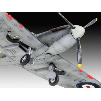 Plastic ModelKit letadlo 03953 - Spitfire Mk. IIa (1:72)