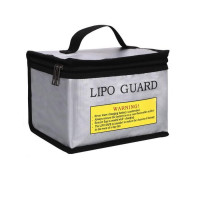 Nem gyúlékony anyagból készült védőtáska az akkumulátorok biztonságos utazásához. 215*120*165mm 150g