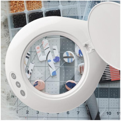 Lightcraft stolní LED lampa s lupou a podstavcem