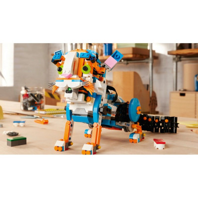 LEGO® BOOST 17101 Creative Toolbox