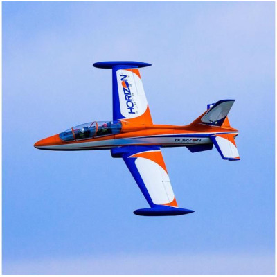 Hangar 9 Aermacchi MB-339 2.1m ARF, zatahovací podvozek