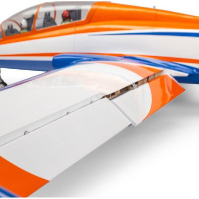 Hangar 9 Aermacchi MB-339 2.1m ARF, zatahovací podvozek