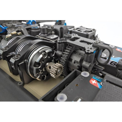 RC8T4e Team 1/8 PRO 4WD Truggy stavebnice