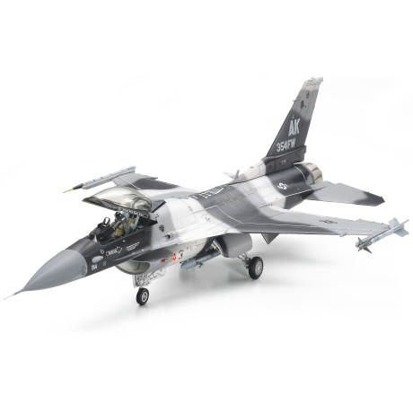 Tamiya 1:48 Lockheed Martin F-16C/N Aggressor