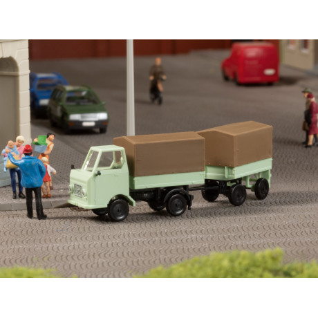 Auhagen Multicar M22 s prívesom - stavebnica TT