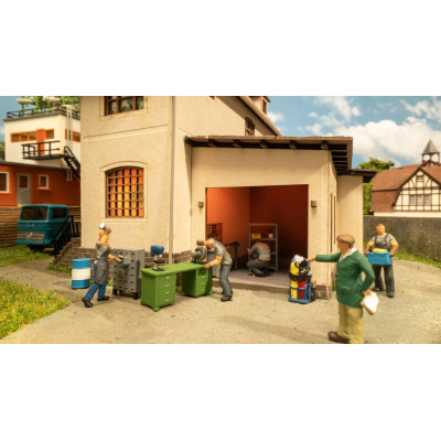 NOCH Téma postavičky v dielni H0