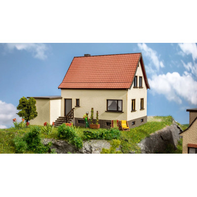 NOCH Obytný dom s garážou H0