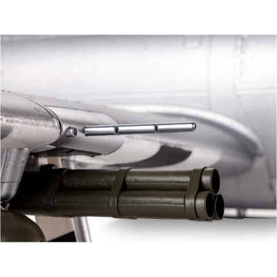 E-flite P-47 Razorback 1.2m SAFE Select BNF Basic