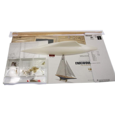 AMATI Endeavour plachetnice 1934 1:80 kit s hotovým trupem