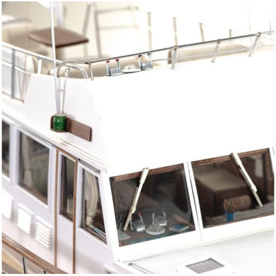 AMATI Grand Banks motorová jachta 1967 1:20 kit