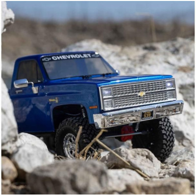 Axial SCX10 III Base Camp 1:10 4WD Chevy K10 1982 RTR černý