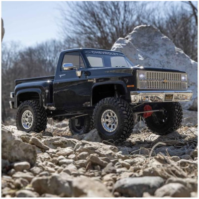 Axial SCX10 III Base Camp 1:10 4WD Chevy K10 1982 RTR černý