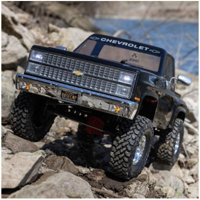 Axial SCX10 III Base Camp 1:10 4WD Chevy K10 1982 RTR černý